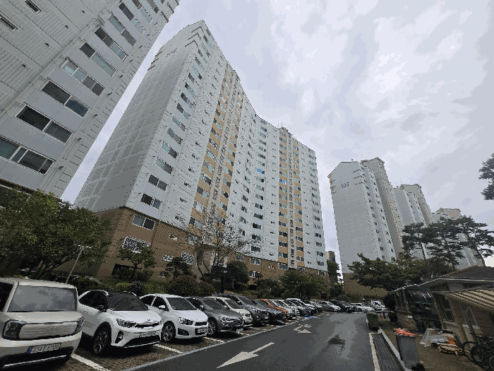 본건 동 전경사진, 북동측 인근에서 촬영