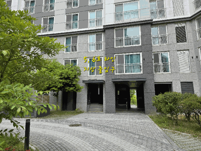 5, 6호라인 지상 출입구 전경