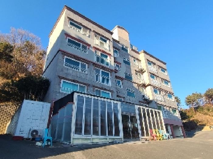 본 건 전경