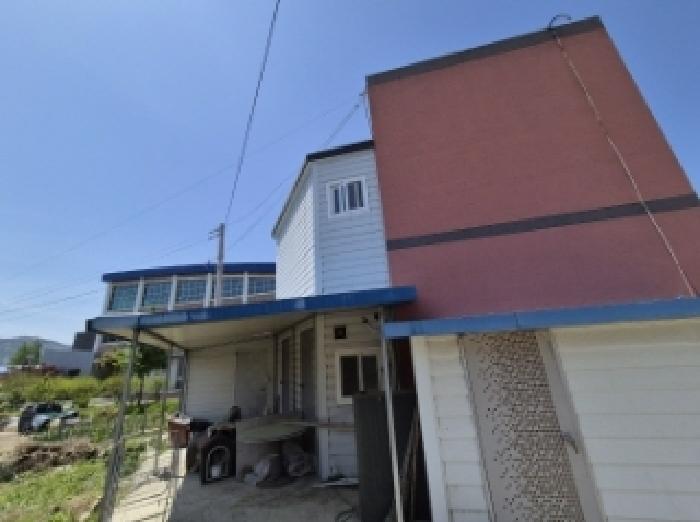 목록 1,2 지상과 타지상에 걸쳐 소재하는 제시외 창고
