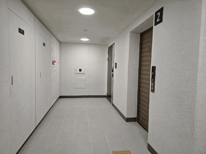 【 엘리베이터 홀 】
