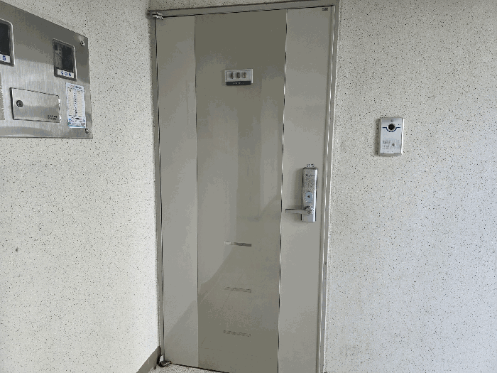 본건 입구