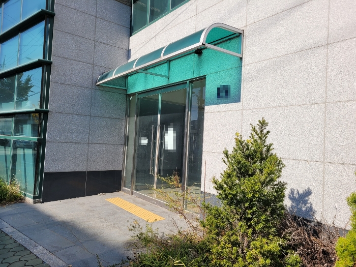 본건 근린생활시설 공동출입구