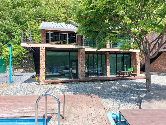 경상남도 밀양시 단장면 구천리 530
제시외 건물(ㅈ)(일련번호 13 건물 옥상