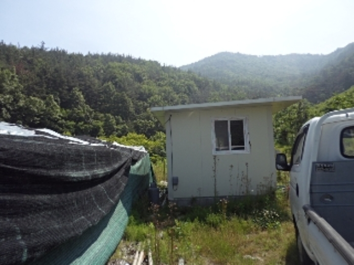 동산리1024 지상 제시외 창고 전경