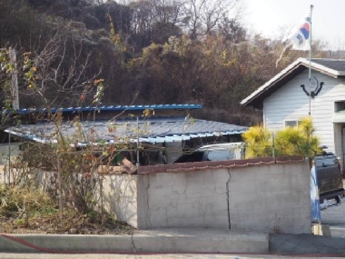 제시외 창고 전경