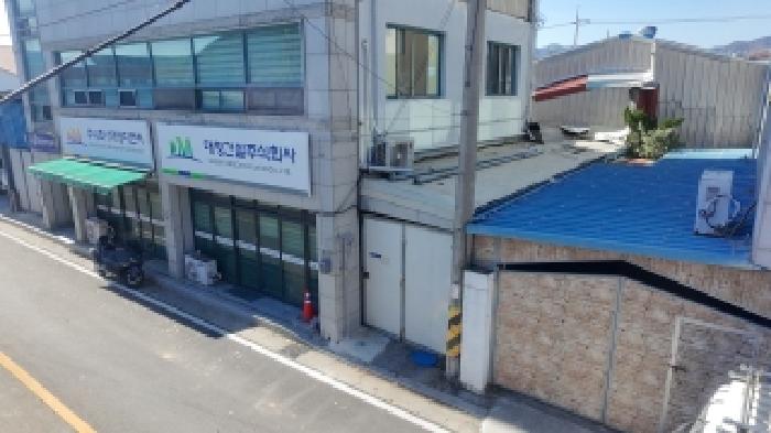 제시 된 건물 및 제시 외 창고 전경
