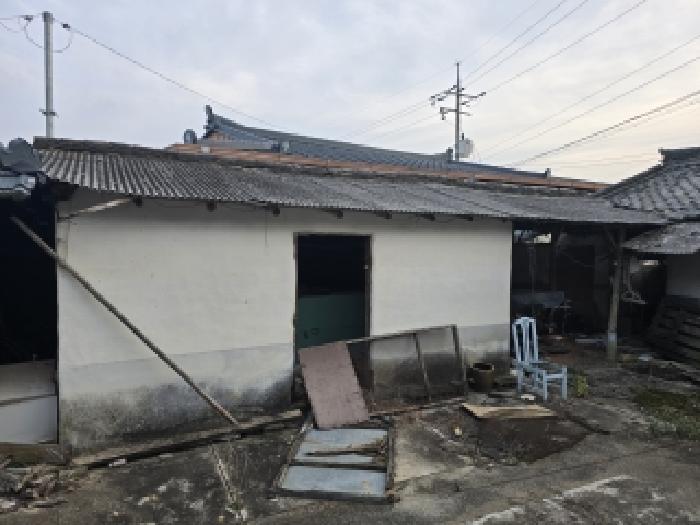 제시 외 건물 창고 전경