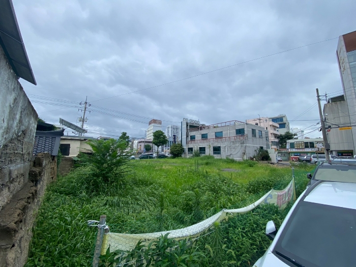 본건