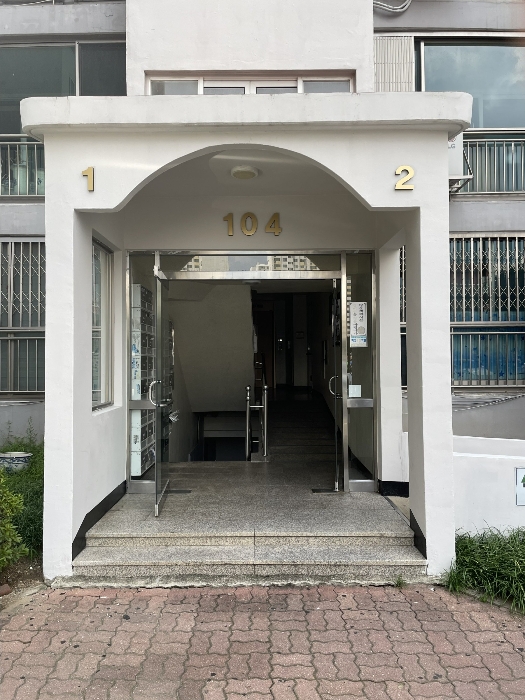 【 본건 공동현관 】