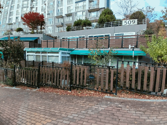 본건