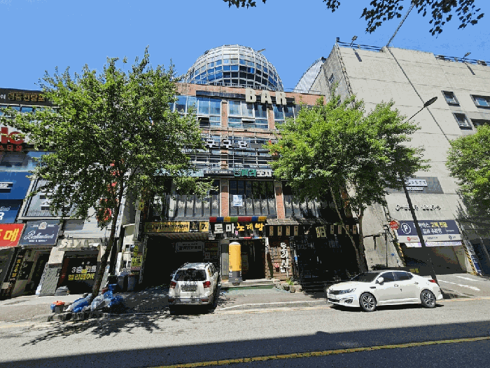 본건 전체 건물 전경