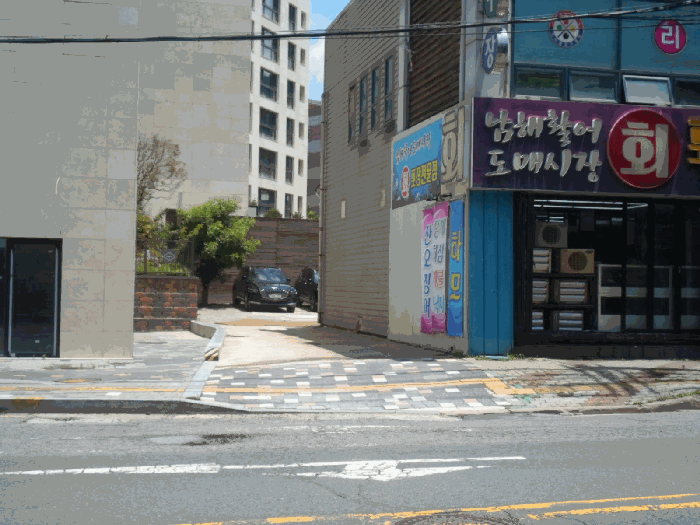 본건 주차장 진입로 부분