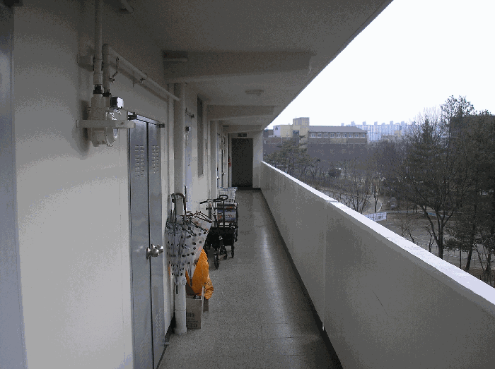 본건 복도