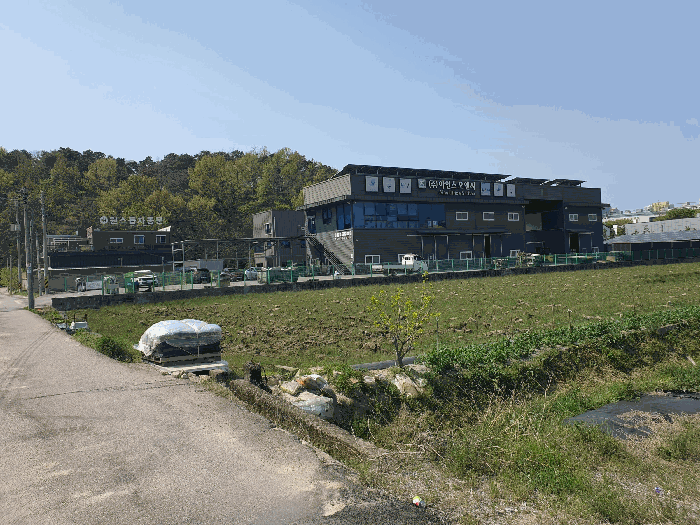 【 본건 전경 】