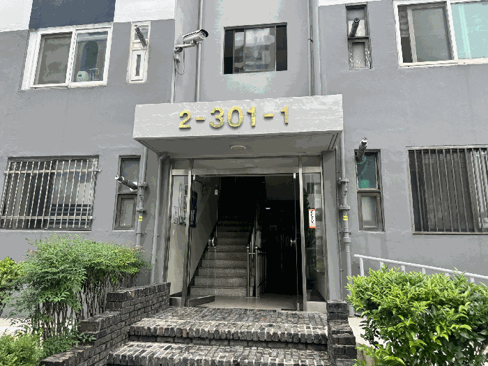 본건 주출입구