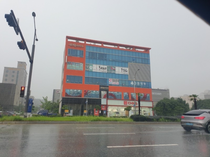 본건 집합건축물 전경