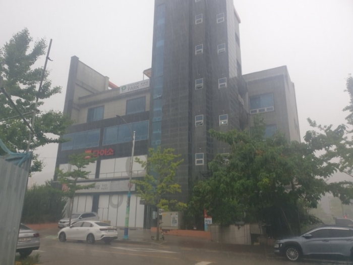 본건 집합건축물 전경