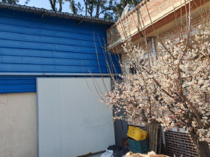 부동산표시 3번지상 제시외 건물(창고)전경