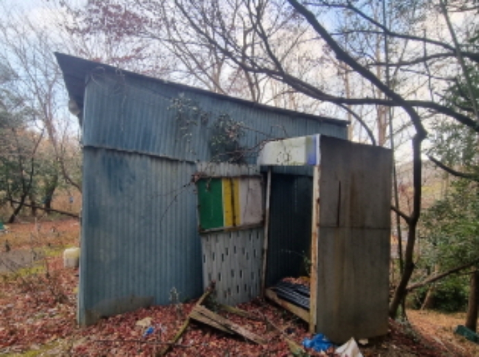 물건 7번 지상에 위치한 제시외 건물의 서측 모습