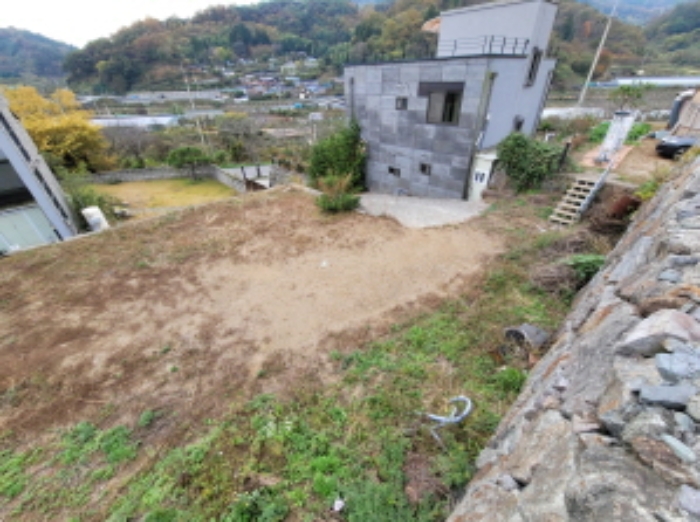 물건5번, 물건7번 전경으로 나대지 상태임.