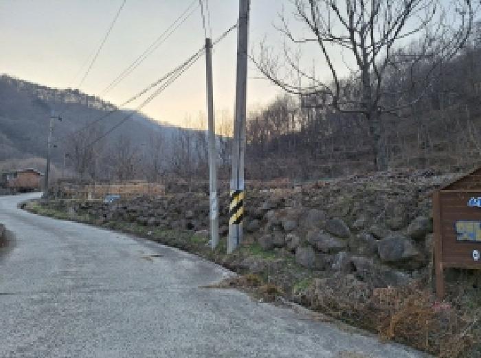 본건2, 현재 전으로 이용중임 도로에 인접함