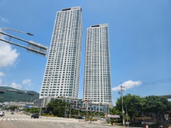 본건 부동산(주상복합아파트) 전경