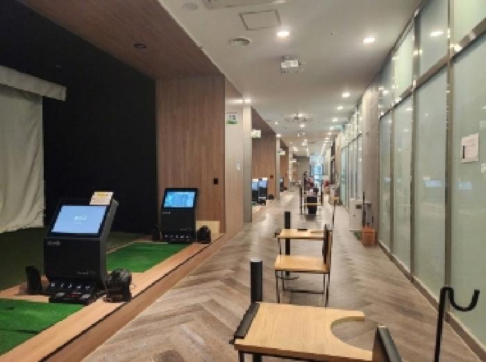 본건 1. 2번 전경(골프연습장 내부)