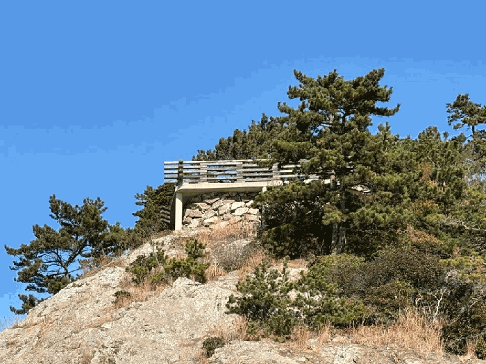 본건 지상의 구조물
