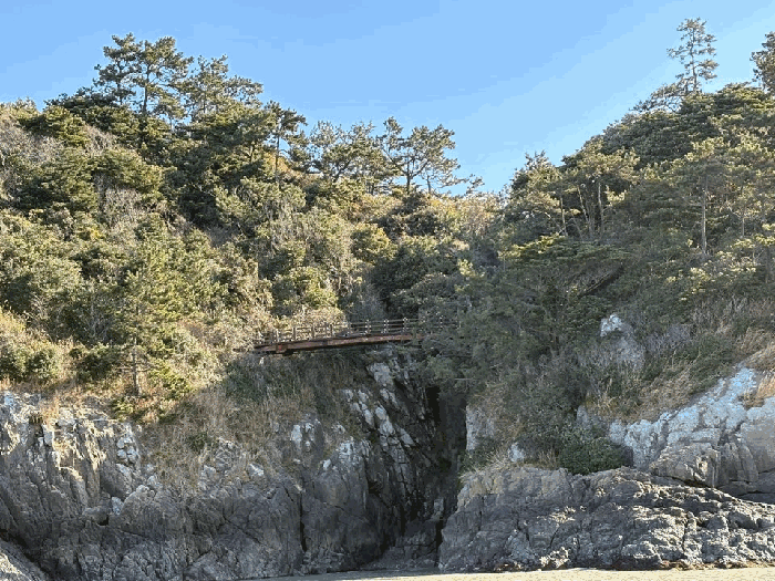 본건 지상의 구조물