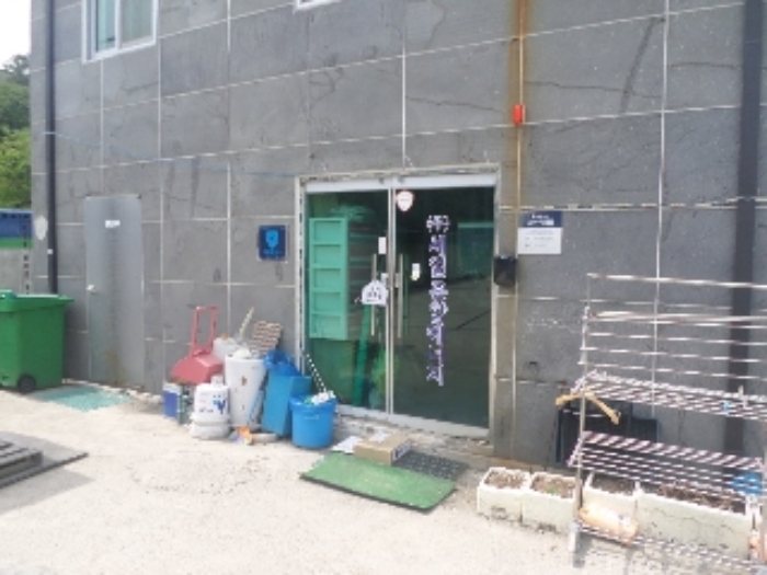 목록10. 1층 사무실 출입문