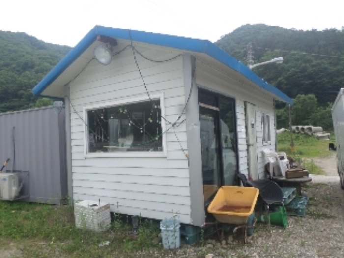 목록13. 지상 경계부근 제시외 사무실 및 창고