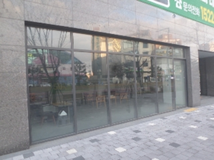 목록2. 지층 비107호 외부(출입문) 전경