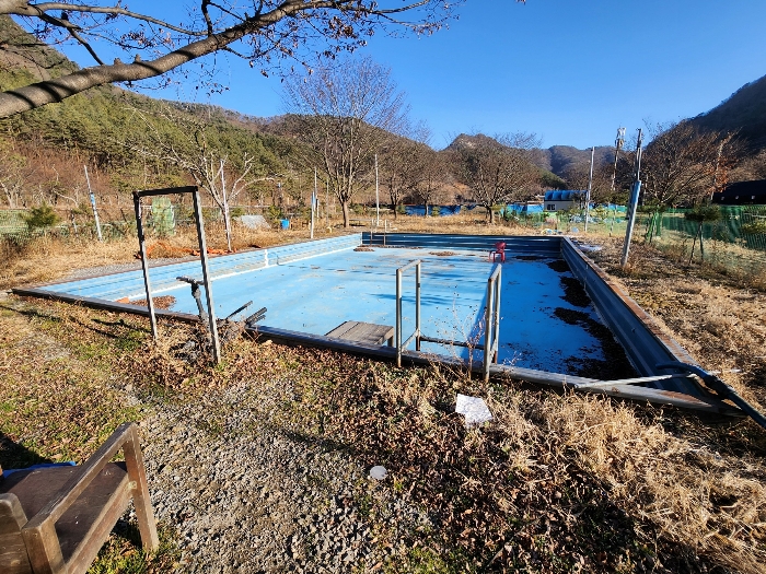 제시외공작물(수영장) ㉨) 전경