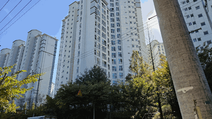 <본건 아파트 전경>