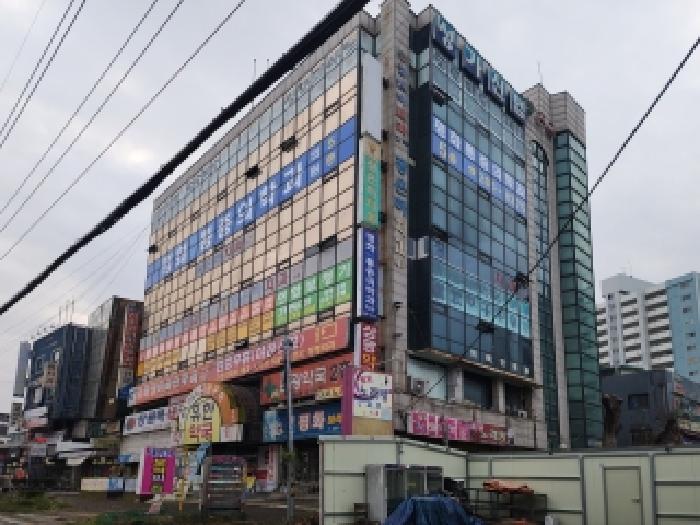상가건물 전경