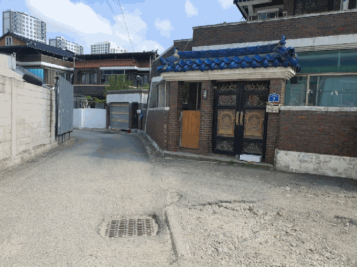 【 본건 접면도로 및 인근환경 】