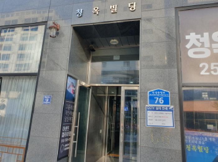 1층 공동 출입문 전경