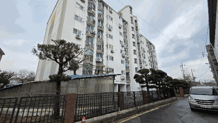 <본건 아파트 전경>