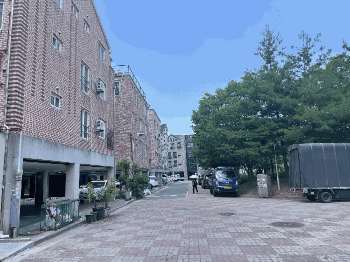 인 근 전 경