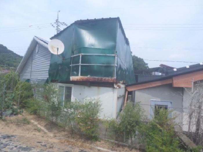 목록2 건물에 달아낸 제시외 샌드위치 판넬조 건물 및 그위 철파이프조 강판지붕 건
