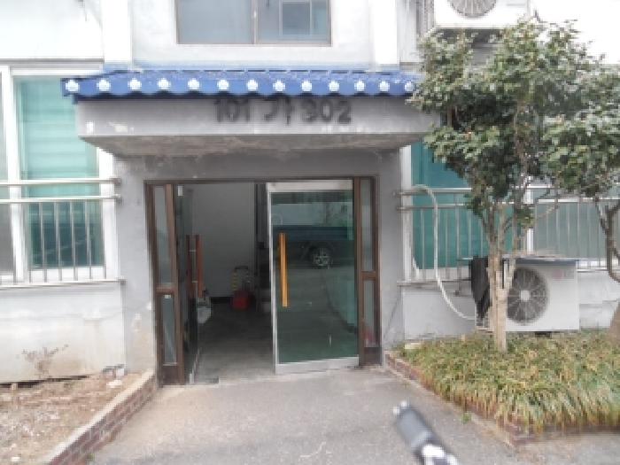 본건 공동현관문 사진