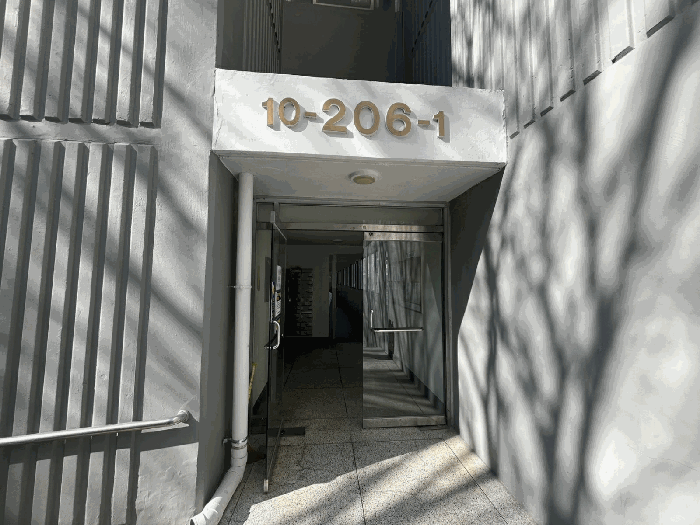 인후꿈마을부영아파트 제206동 남측 출입구 전경