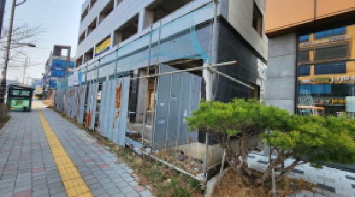 목록1 토지의 경계부분에 설치된 철골 및 철판구조 담장