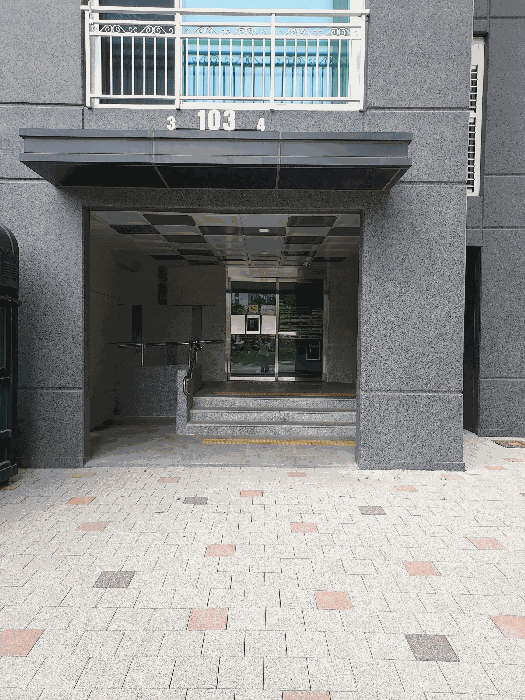 본건 아파트 출입구