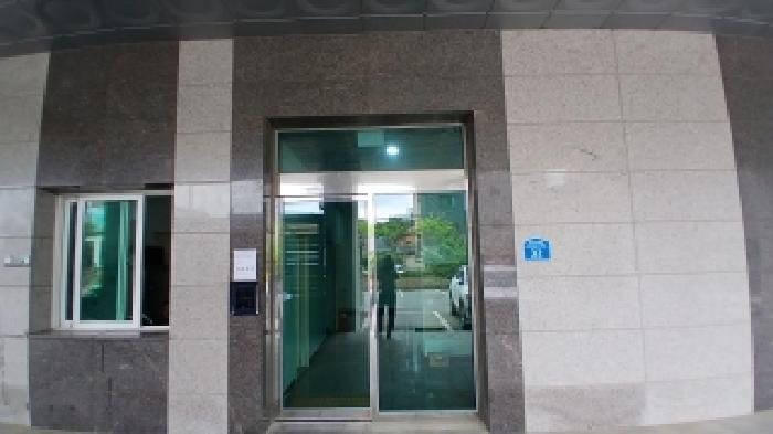 출입문