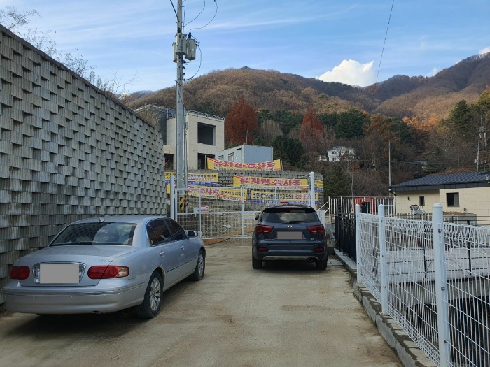 본건 및 주변전경(남동측 진입로 주변)