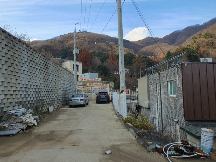 본건 토지 진입로 주변전경