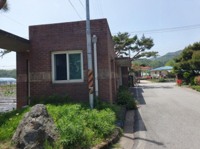목록2 및 제시외 지상 건물