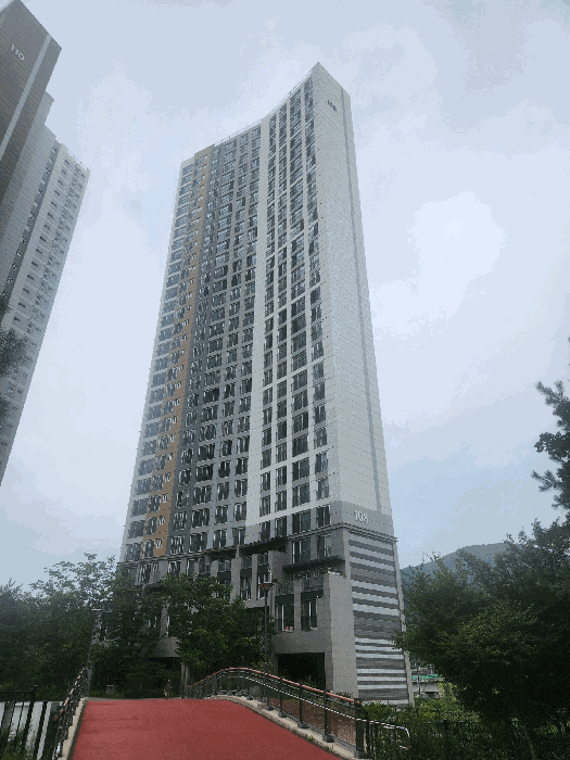 본건 동 전경